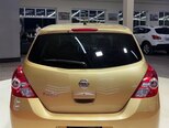 Nissan Tiida-10