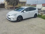 Toyota Prius V-2