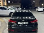 Hyundai Elantra-4