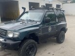 Mitsubishi Pajero-4