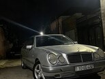 Mercedes E 320-1