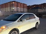 Nissan Tiida-2