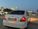 Nissan Tiida-5