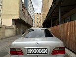 Mercedes E 230-4