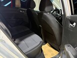 Hyundai Accent-17
