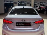 Hyundai Accent-11