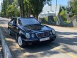 Mercedes E 220-1