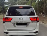 Toyota Land Cruiser-6