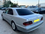 Mercedes E 270-11