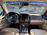 Mitsubishi Pajero-6