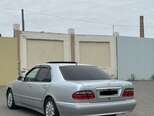 Mercedes E 230-5