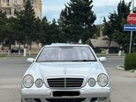 Mercedes E 230-1