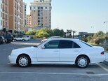 Mercedes E 240-8