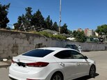Hyundai Elantra-8