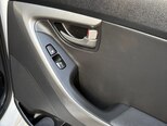 Hyundai Elantra-15