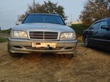 Mercedes E 200-1