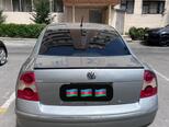 Volkswagen Passat-2