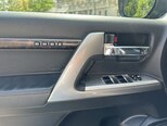 Toyota Land Cruiser-19