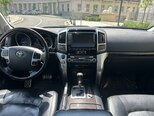 Toyota Land Cruiser-9