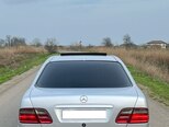 Mercedes E 270-4