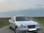 Mercedes E 270-7