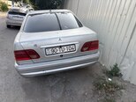 Mercedes E 320-4