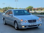 Mercedes E 240-4