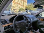 Mercedes E 220-11