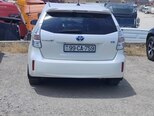 Toyota Prius V-6
