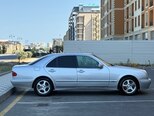 Mercedes E 280-11