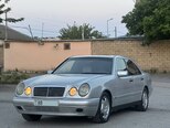 Mercedes E 200-11