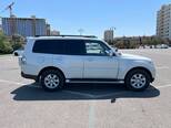 Mitsubishi Pajero-2