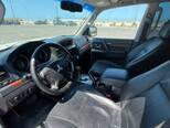 Mitsubishi Pajero-6