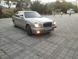 Mercedes E 230-1