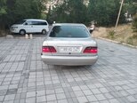 Mercedes E 230-10