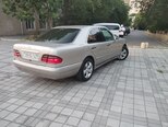 Mercedes E 230-9