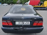 Mercedes E 230-6