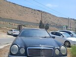 Mercedes E 200-1