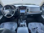 Mitsubishi Pajero-9
