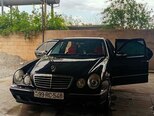 Mercedes E 240-1