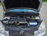 Hyundai Accent-11