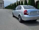 Hyundai Accent-7