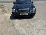 Mercedes E 320-1