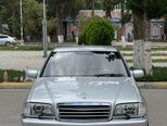 Mercedes C 200-1