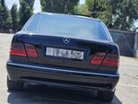 Mercedes E 320-6