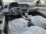 Hyundai Elantra-11