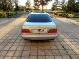 Mercedes E 230-5