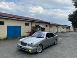 Mercedes E 240-1