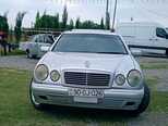Mercedes E 230-1