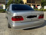 Mercedes E 280-8